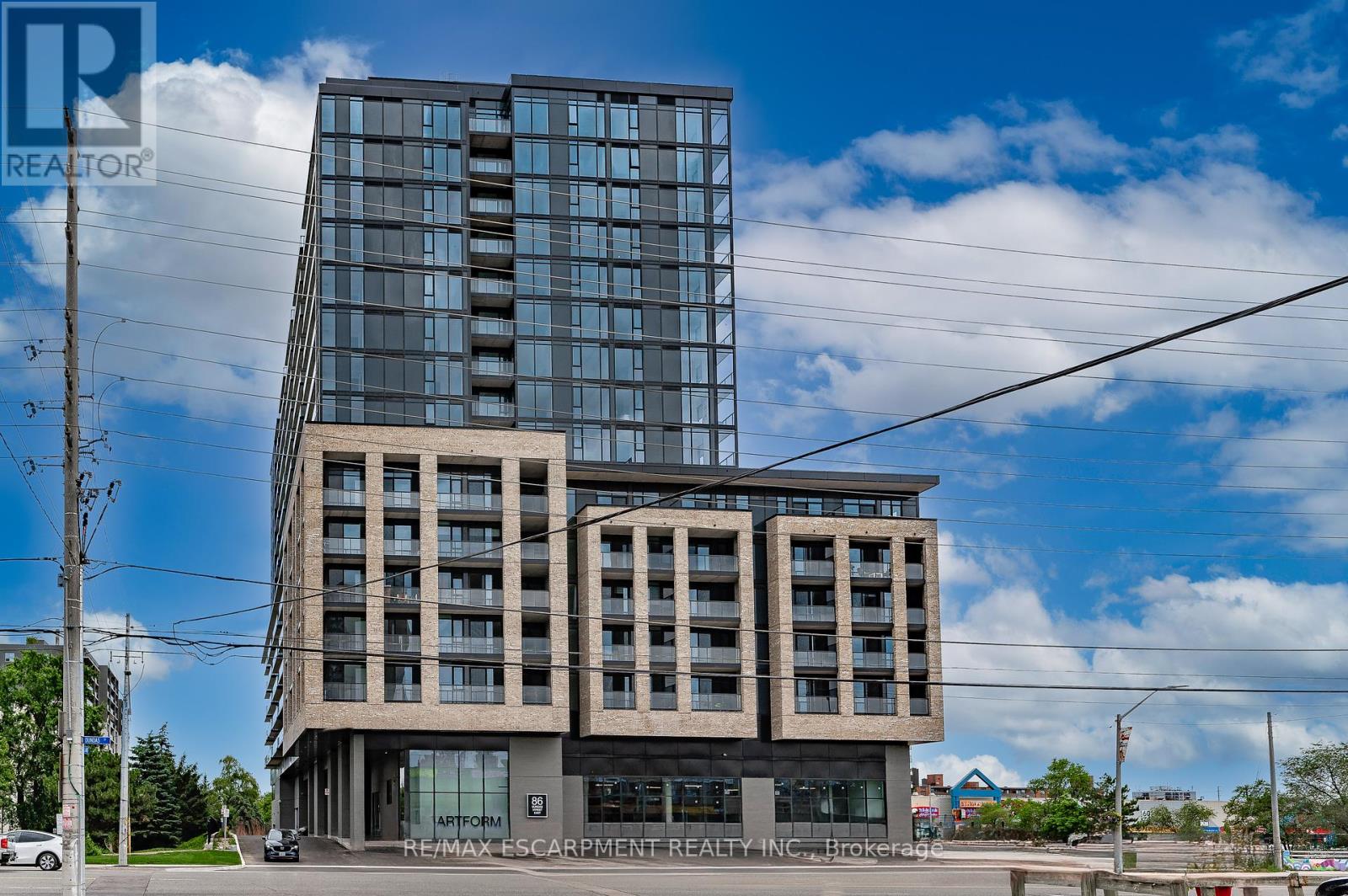 1016 - 86 DUNDAS STREET E