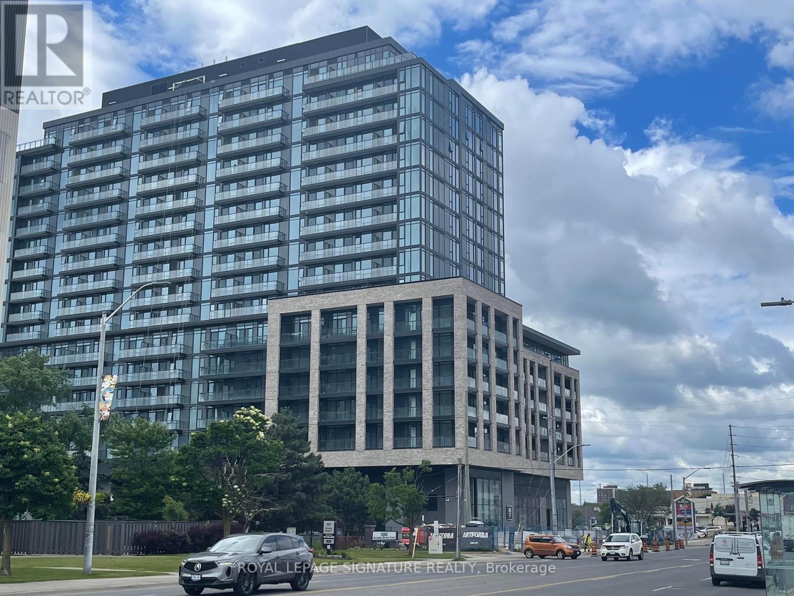 1610 - 86 DUNDAS STREET E